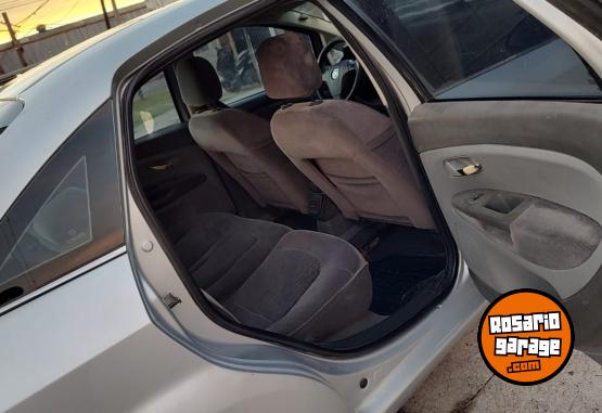 Autos - Fiat Sedan 2011 Nafta 270000Km - En Venta