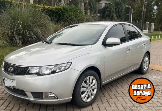 Autos - Kia Cerato 2011 Nafta 130000Km - En Venta