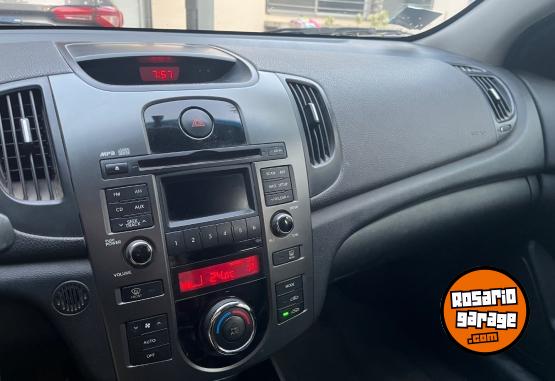 Autos - Kia Cerato 2011 Nafta 130000Km - En Venta