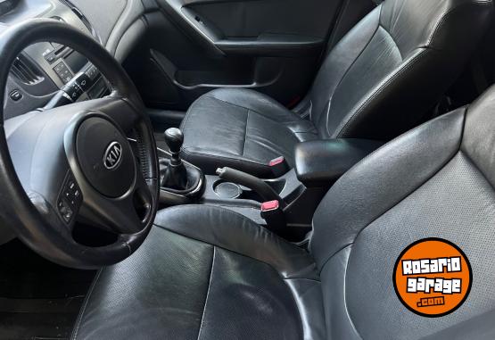 Autos - Kia Cerato 2011 Nafta 130000Km - En Venta