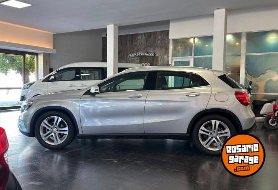 Autos - Mercedes Benz GLA 200 A/T 2016 Nafta 147000Km - En Venta