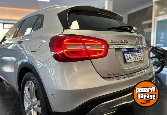 Autos - Mercedes Benz GLA 200 A/T 2016 Nafta 147000Km - En Venta