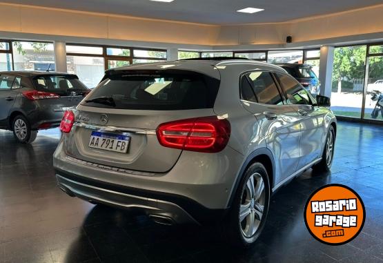 Autos - Mercedes Benz GLA 200 A/T 2016 Nafta 147000Km - En Venta