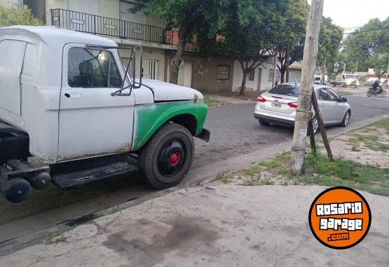Camiones y Gr�as - Vendo Ford 600 - En Venta