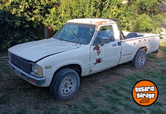 Camionetas - Toyota Hilux 1983 Nafta 111111Km - En Venta