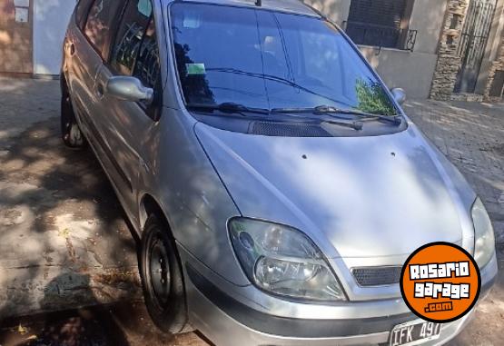 Autos - Renault Scenic 2009 Nafta 134600Km - En Venta