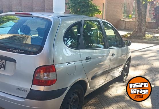 Autos - Renault Scenic 2009 Nafta 134600Km - En Venta