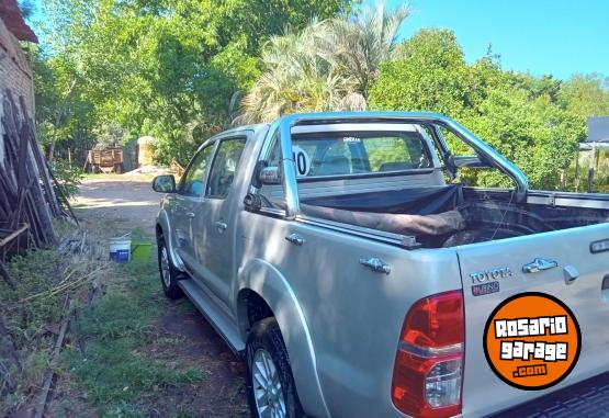 Camionetas - Toyota Hilux 2015 Diesel 151000Km - En Venta