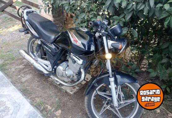 Motos - Suzuki En 125 2011 Nafta 72000Km - En Venta