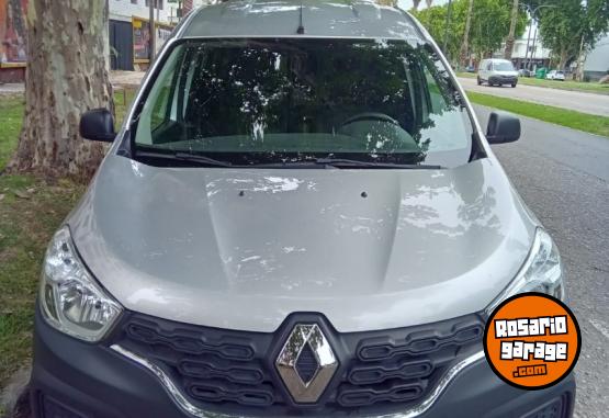 Utilitarios - Renault Kangoo Express Emotion 2023 Nafta 50300Km - En Venta