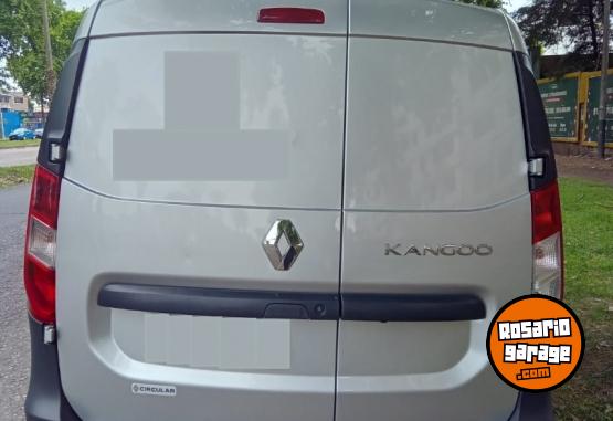 Utilitarios - Renault Kangoo Express Emotion 2023 Nafta 50300Km - En Venta