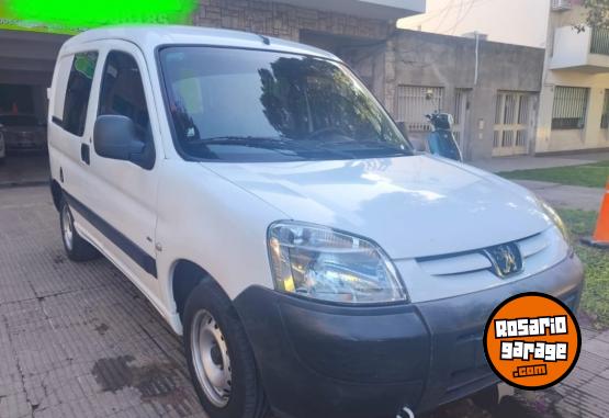 Utilitarios - Peugeot Partner 2015 Nafta 170000Km - En Venta