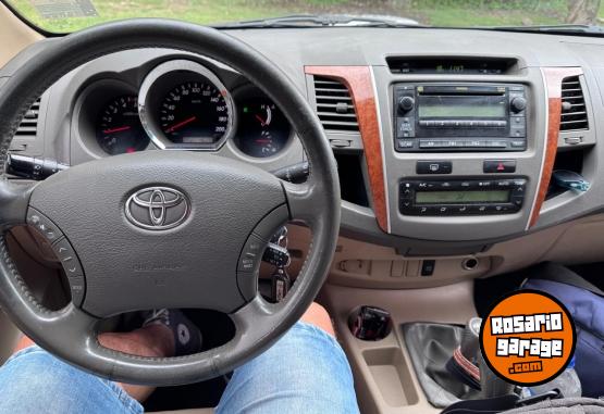 Camionetas - Toyota SW4 CUERO AUTOMATICA 2009 Diesel 300000Km - En Venta