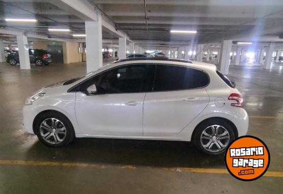 Autos - Peugeot 208 feline pack cuir 2015 Nafta 102000Km - En Venta
