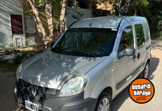 Utilitarios - Renault Kangoo 2015 GNC 199000Km - En Venta