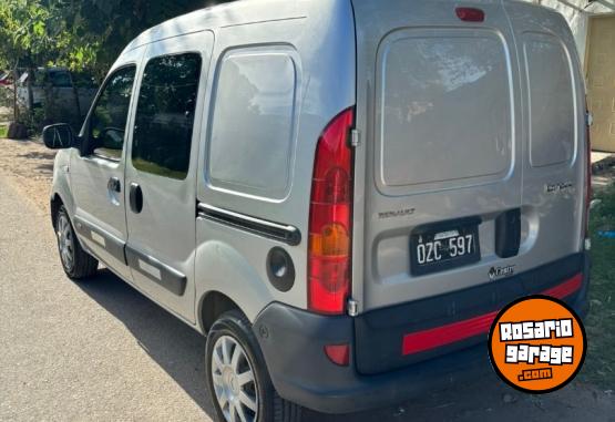 Utilitarios - Renault Kangoo 2015 GNC 199000Km - En Venta