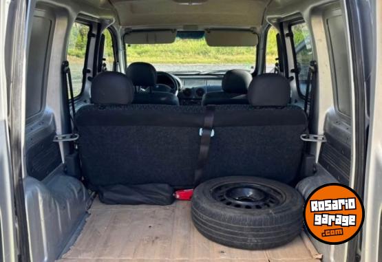 Utilitarios - Renault Kangoo 2015 GNC 199000Km - En Venta