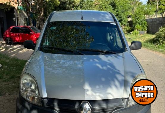 Utilitarios - Renault Kangoo 2015 GNC 199000Km - En Venta