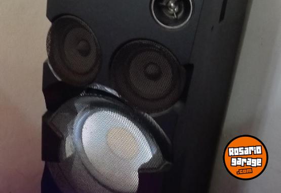 Hogar - VENDO TORRE DE SONIDO SONY, EXCELENTE ESTADO, PERMUTO - En Venta