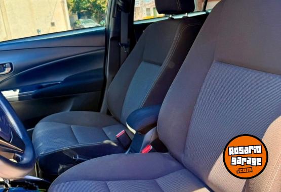 Autos - Toyota Yaris XS 2025 Nafta 22000Km - En Venta