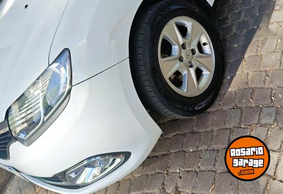 Autos - Renault Logan Privilege 16 V 2016 Nafta 91000Km - En Venta