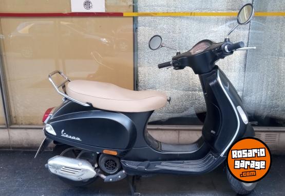 Motos - Vespa Vlx 150 2023 Nafta 7000Km - En Venta