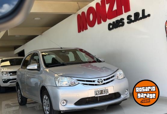 Autos - Toyota Etios XS 2015 Nafta 153000Km - En Venta
