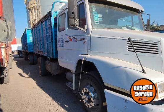 Camiones y Gr�as - Mercedes Benz 1620 enganchado - En Venta