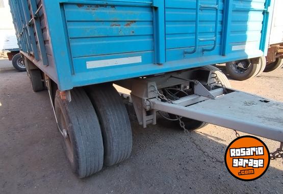 Camiones y Gr�as - Mercedes Benz 1620 enganchado - En Venta