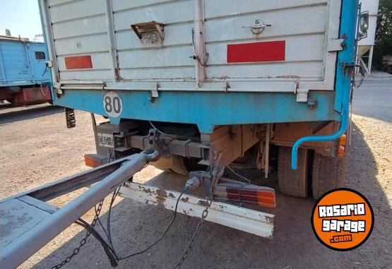 Camiones y Gr�as - Mercedes Benz 1620 enganchado - En Venta