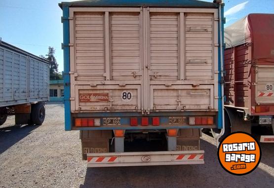 Camiones y Gr�as - Mercedes Benz 1620 enganchado - En Venta