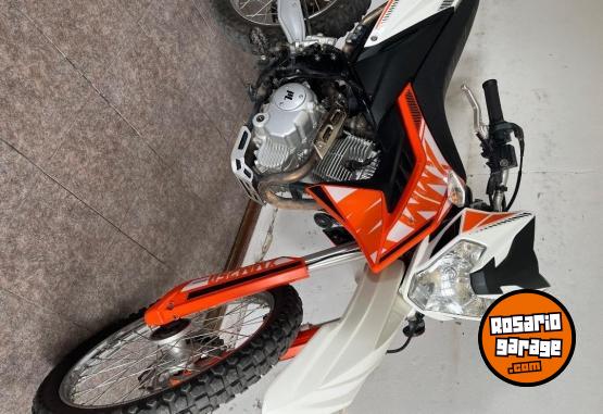 Motos - Motomel Xmm 250 2022 Nafta 6100Km - En Venta