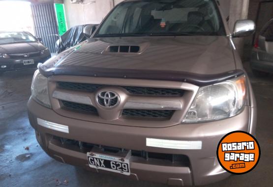 Camionetas - Toyota Hilux  SRV 2007 Diesel 128000Km - En Venta