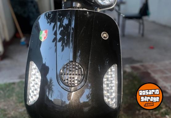 Motos - Motomel Stratto euro 2022 Nafta 7600Km - En Venta