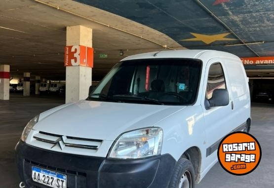 Utilitarios - Citroen BERLINGO FURGON HDI 2016 Diesel 152000Km - En Venta