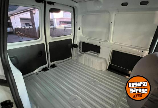 Utilitarios - Citroen BERLINGO FURGON HDI 2016 Diesel 152000Km - En Venta