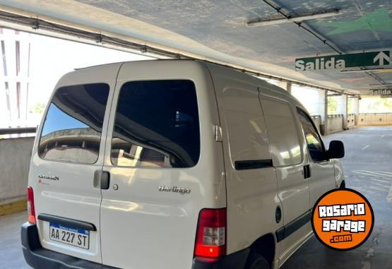 Utilitarios - Citroen BERLINGO FURGON HDI 2016 Diesel 152000Km - En Venta