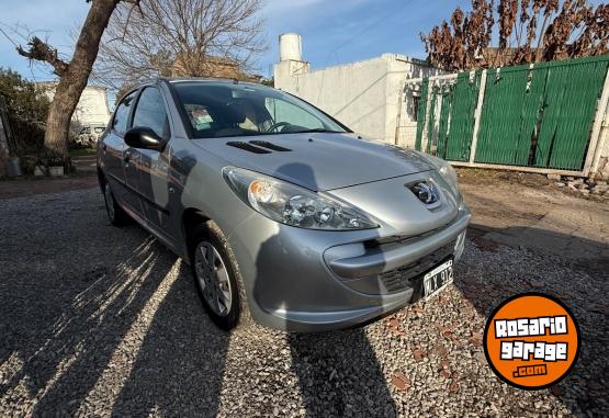 Autos - Peugeot 207 2013 Nafta 99000Km - En Venta