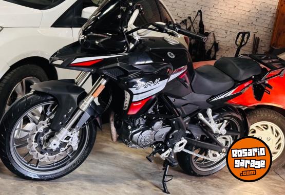 Motos - Benelli Trk 251 2023 Nafta 3000Km - En Venta