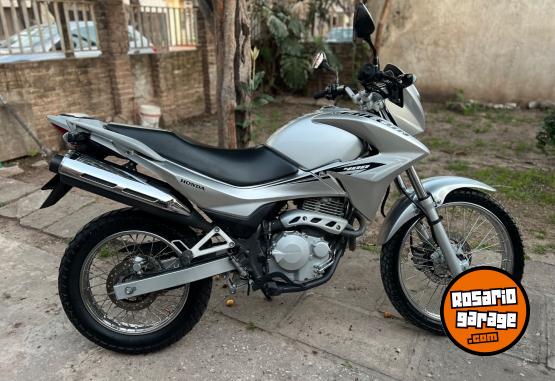 Motos - Honda NX FALCON 400 2015 Nafta 38000Km - En Venta