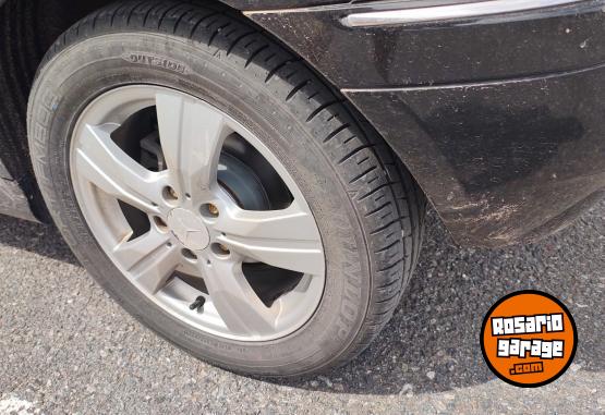 Autos - Mercedes Benz B 180 2011 Nafta 138000Km - En Venta