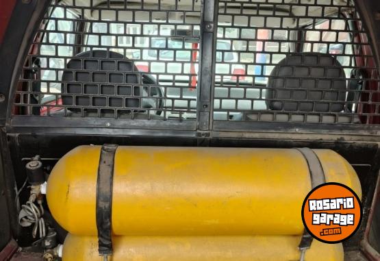 Utilitarios - Fiat FIORINO 1,3LTS CON GNC 2011 Nafta 111111Km - En Venta