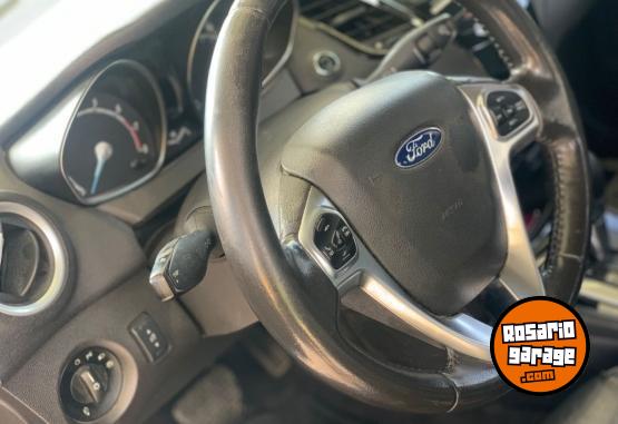 Autos - Ford Fiesta Titanium 2017 Nafta 165900Km - En Venta