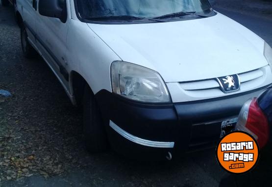 Utilitarios - Peugeot Partner 2011 Diesel 179000Km - En Venta