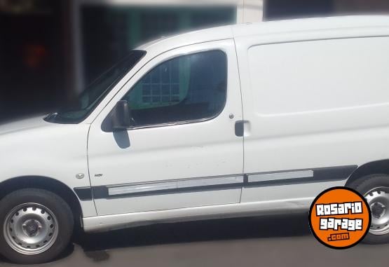 Utilitarios - Peugeot Partner 2011 Diesel 179000Km - En Venta