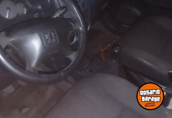 Utilitarios - Peugeot Partner 2011 Diesel 179000Km - En Venta