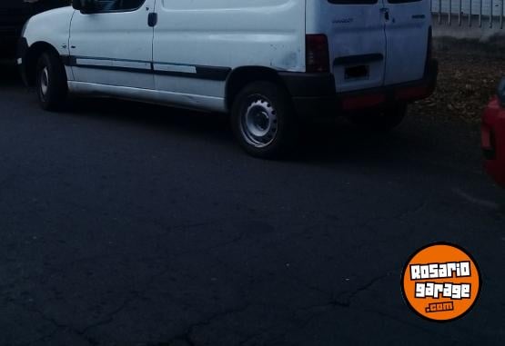 Utilitarios - Peugeot Partner 2011 Diesel 178777Km - En Venta