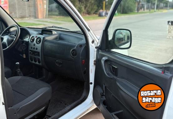 Utilitarios - Peugeot Partner 2014 Diesel 200000Km - En Venta