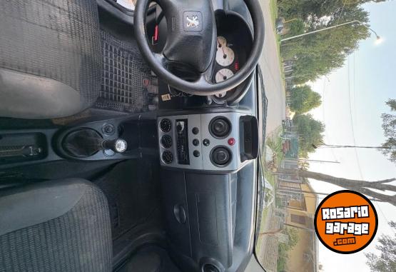 Utilitarios - Peugeot Partner 2014 Diesel 200000Km - En Venta