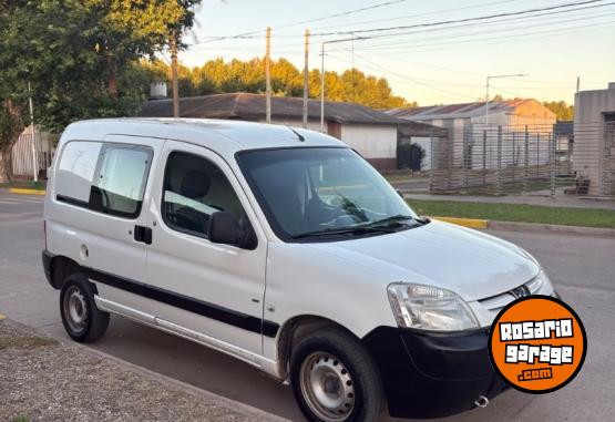 Utilitarios - Peugeot Partner 2014 Diesel 200000Km - En Venta